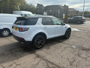 2019 Land Rover Discovery Sport 2.0 Td4 Landmark SUV 5dr Diesel Auto 4WD Euro 6 (s/s) (180 Ps) in White — image 3