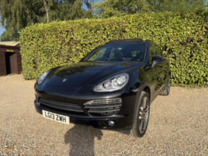 2013 Porsche Cayenne 3.0 H V6 S in Black — image 6