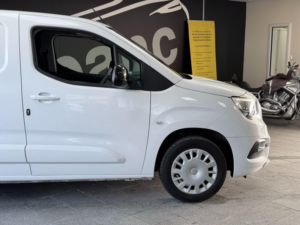 2023 Vauxhall Combo 1.5 Turbo D 2300 Pro L1 H1 Euro 6 (s/s) 5dr in White — image 4