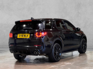 2018 Land Rover Discovery Sport 2.0 Td4 Hse Black Auto 4WD Euro 6 (s/s) 5dr in Black — image 5