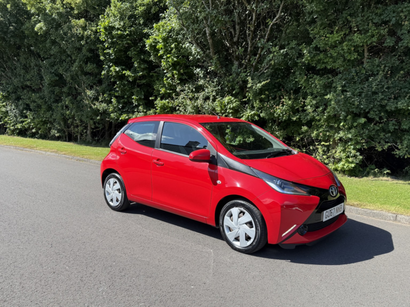 2017 Toyota Aygo 1.0 Vvt-I X-Play in Red — image 1