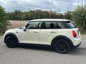 2015 MINI Hatch 1.5 One D Euro 6 (s/s) 5dr in White — image 5