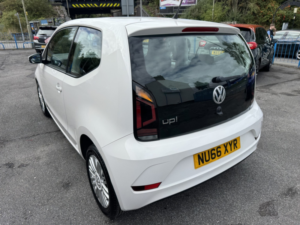 2016 Volkswagen Up! 1.0 Move Up! in White — image 3
