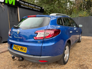 2012 Renault Megane 1.5 Dci Dynamique Tomtom Sport Tourer Euro 5 5dr in Blue — image 6