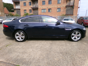 2017 Jaguar Xf 2.0 D Portfolio in Blue — image 3