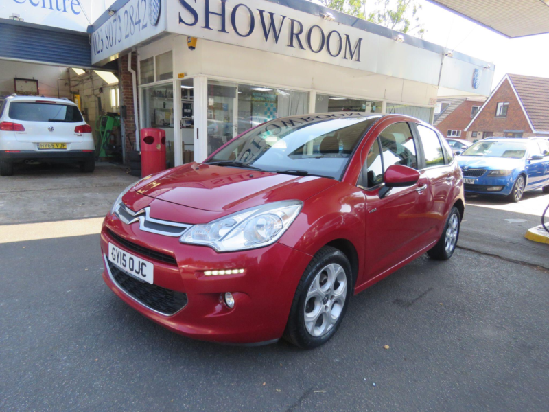 2015 Citroen C3 1.6 Vti Exclusive Auto Euro 5 5dr in Red — image 1