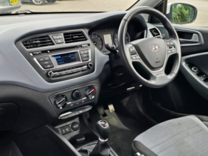 2016 Hyundai I20 1.2 Blue Drive Se Hatchback 5dr Petrol Manual Euro 6 (s/s) (84 Ps) in White — image 2