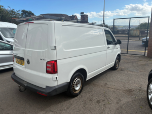 2016 Volkswagen Transporter 2.0 Tdi T28 Bluemotion Tech Startline Panel Van 5dr Diesel Manual Fwd Swb Euro 6 (s/s) (102 Ps) in White — image 3