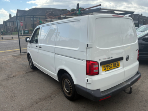 2016 Volkswagen Transporter 2.0 Tdi T28 Bluemotion Tech Startline Panel Van 5dr Diesel Manual Fwd Swb Euro 6 (s/s) (102 Ps) in White — image 5