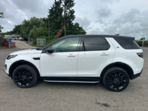 2017 Land Rover Discovery Sport 2.0 Td4 Hse Black in White — image 3