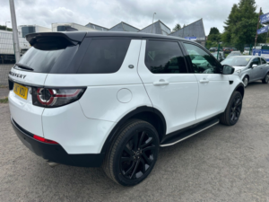 2017 Land Rover Discovery Sport 2.0 Td4 Hse Black in White — image 6