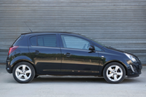 2014 Vauxhall Corsa 1.4 16v Sxi in Black — image 4