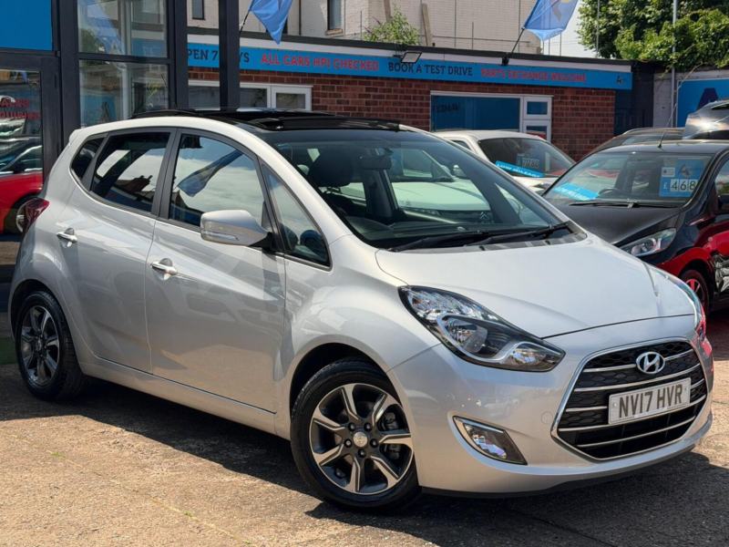 2017 Hyundai Ix20 1.4 Blue Drive Premium Nav Euro 6 (s/s) 5dr in Silver — image 1