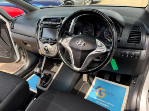 2017 Hyundai Ix20 1.4 Blue Drive Premium Nav Euro 6 (s/s) 5dr in Silver — image 3