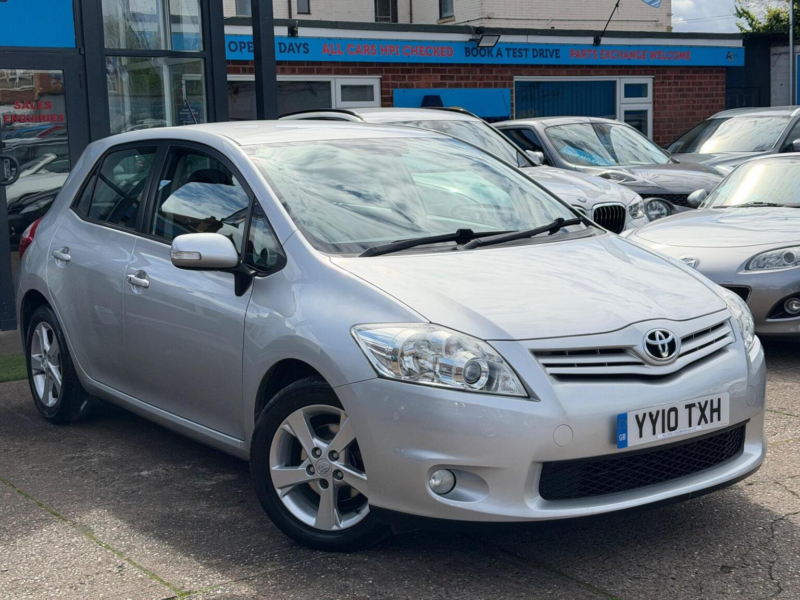 2010 Toyota Auris 1.6 Tr Multimode 5dr in Silver — image 1