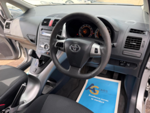 2010 Toyota Auris 1.6 Tr Multimode 5dr in Silver — image 3