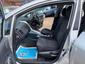 2010 Toyota Auris 1.6 Tr Multimode 5dr in Silver — image 4