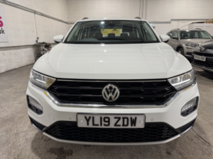 2019 Volkswagen T-Roc 1.6 Tdi Se in White — image 2