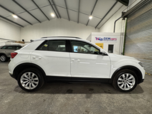 2019 Volkswagen T-Roc 1.6 Tdi Se in White — image 4