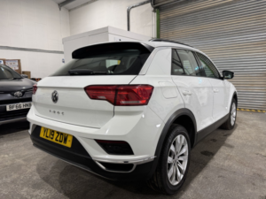 2019 Volkswagen T-Roc 1.6 Tdi Se in White — image 5