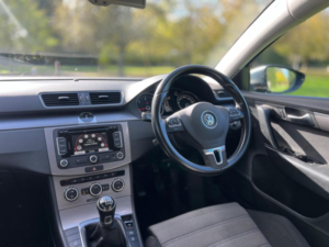 2013 Volkswagen Passat 2.0 Tdi Bluemotion Tech Sport Euro 5 (s/s) 5dr in Grey — image 3