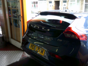 2018 Volvo V40 2.0 Momentum D2 in Blue — image 5