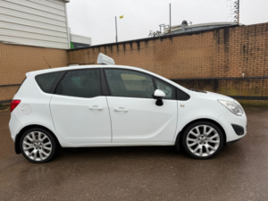 2011 Vauxhall Meriva 1.4 16v Exclusiv Limited Edition in White — image 5