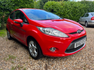 2012 Ford Fiesta 1.3 Zetec in Red — image 2