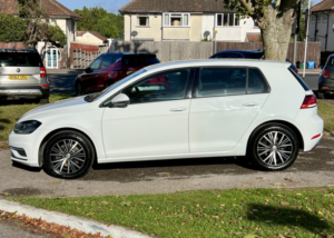 2017 Volkswagen Golf 1.4 Tsi Bluemotion Tech Se Nav in White — image 4
