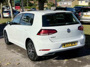2017 Volkswagen Golf 1.4 Tsi Bluemotion Tech Se Nav in White — image 5