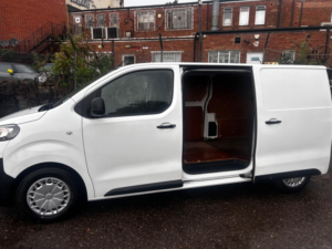 2017 Peugeot Expert 1.6 Bluehdi 1000 S Standard Panel Van Mwb Euro 6 6dr in White — image 4