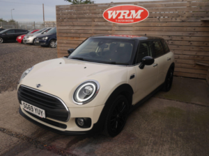 2019 MINI Clubman 1.5 Cooper Classic Estate 6dr Petrol Manual Euro 6 (s/s) (136 Ps) in White — image 5