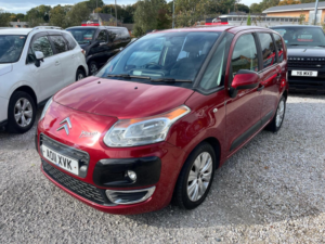 2011 Citroen C3 Picasso 1.6 Hdi Vtr+ Euro 5 5dr in Red — image 3