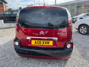 2011 Citroen C3 Picasso 1.6 Hdi Vtr+ Euro 5 5dr in Red — image 5