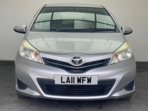 2011 Toyota Yaris 1.33 Dual Vvt-I Tr Multidrive S Euro 5 5dr in Silver — image 2