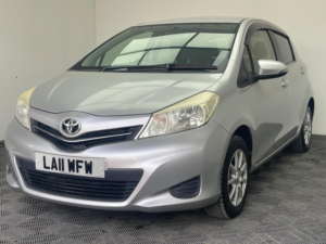 2011 Toyota Yaris 1.33 Dual Vvt-I Tr Multidrive S Euro 5 5dr in Silver — image 3