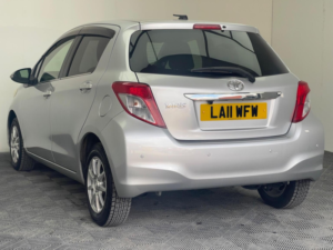 2011 Toyota Yaris 1.33 Dual Vvt-I Tr Multidrive S Euro 5 5dr in Silver — image 4