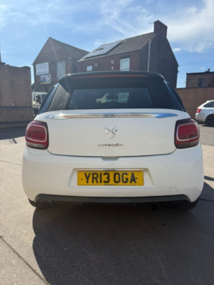 2013 Citroen Ds3 Cabrio 1.6 Vti Dstyle Plus in White — image 3