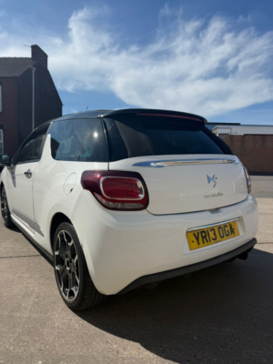 2013 Citroen Ds3 Cabrio 1.6 Vti Dstyle Plus in White — image 4