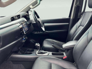 2018 Toyota Hilux 2.4 D-4d Invincible X Auto 4WD Euro 6 (s/s) 4dr (tss) in Black — image 6