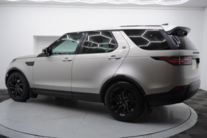 2017 Land Rover Discovery 2.0 Sd4 Hse Auto 4WD Euro 6 (s/s) 5dr in Gold — image 2