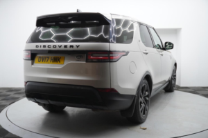 2017 Land Rover Discovery 2.0 Sd4 Hse Auto 4WD Euro 6 (s/s) 5dr in Gold — image 4