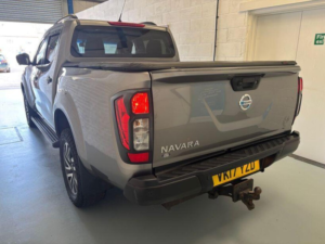 2017 Nissan Navara 2.3 Dci Tekna Auto 4WD Euro 6 4dr in Grey — image 3