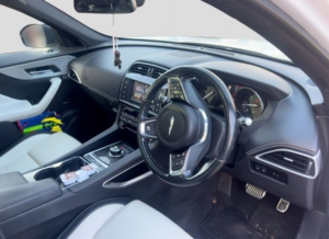 2016 Jaguar F-Pace 2.0 D180 R-Sport SUV 5dr Diesel Auto AWD Euro 6 (s/s) (180 Ps) in White — image 5