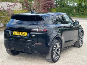 2019 Land Rover Range Rover Evoque 2.0 D240 R-Dynamic Hse in Black — image 3