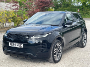 2019 Land Rover Range Rover Evoque 2.0 D240 R-Dynamic Hse in Black — image 4