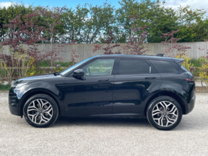2019 Land Rover Range Rover Evoque 2.0 D240 R-Dynamic Hse in Black — image 5