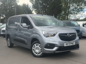 2021 Vauxhall Combo 1.5 Turbo D 2300 Sportive Panel Van 4dr Diesel Manual L2 H1 Euro 6 (100 Ps) in Grey — image 4