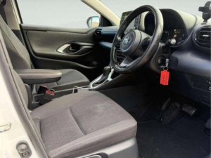 2022 Toyota Yaris 1.5 Vvt-H Icon E-CVT Euro 6 (s/s) 5dr in White — image 2
