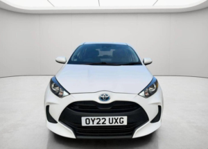 2022 Toyota Yaris 1.5 Vvt-H Icon E-CVT Euro 6 (s/s) 5dr in White — image 4